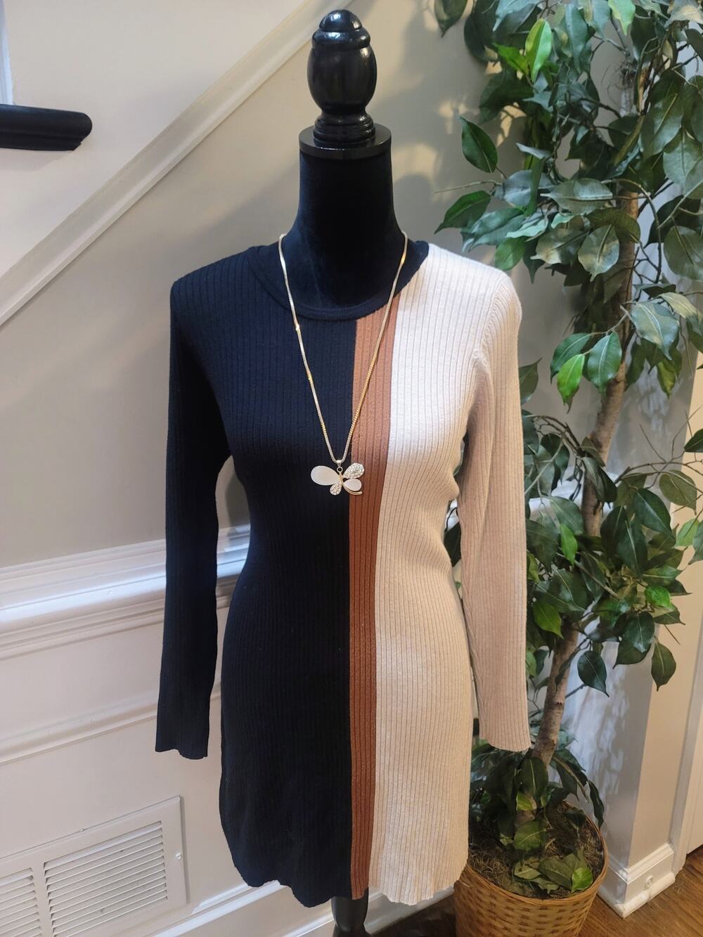 Alfani Tunic Sweater Women's Large Black/Cream Colorblock Ribbed Sides Slit